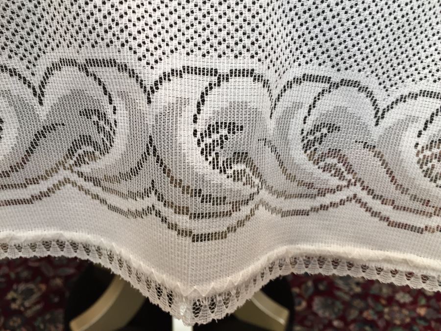 Just Added - Set Of (3) Tablecloths Includes LENOX Tablecloth With Matching Placemats [Photo 22]