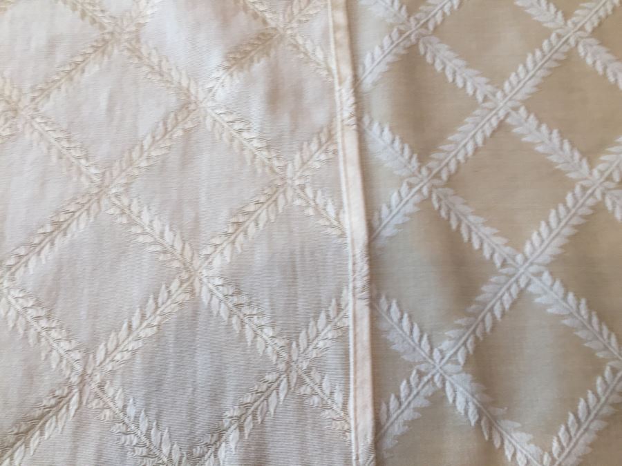 Just Added - Set Of (3) Tablecloths Includes LENOX Tablecloth With ...