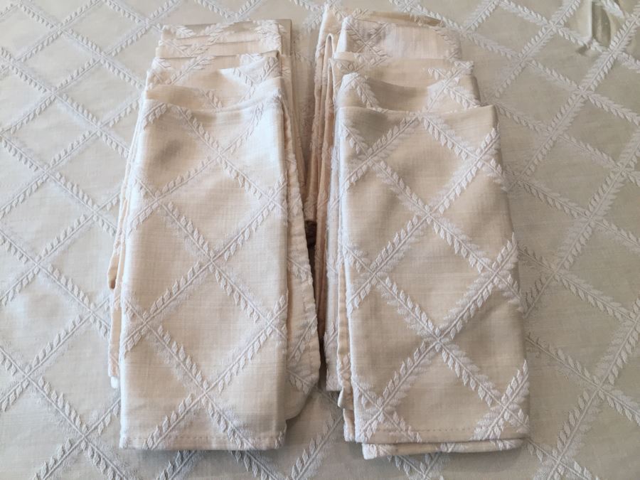 Just Added Set Of (3) Tablecloths Includes LENOX Tablecloth With