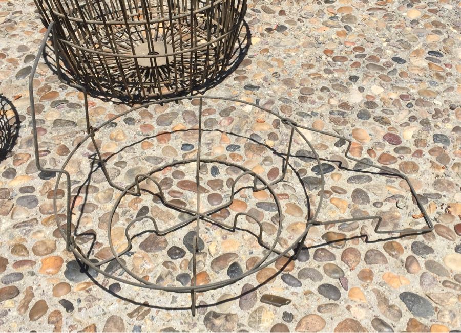 (4) Vintage Metal Wire Egg Baskets, One Metal Carrier And One Wooden Carrier [Photo 7]
