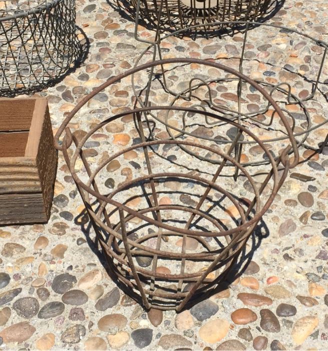 (4) Vintage Metal Wire Egg Baskets, One Metal Carrier And One Wooden Carrier [Photo 8]