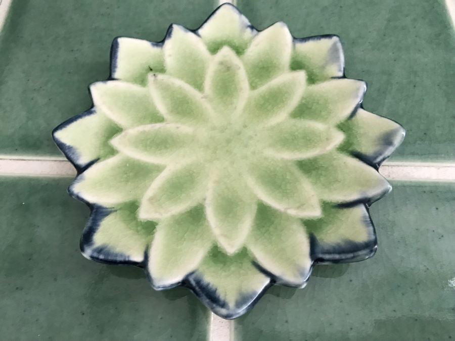 Collection Of Bathroom Organizers And Home Decor [Photo 10]