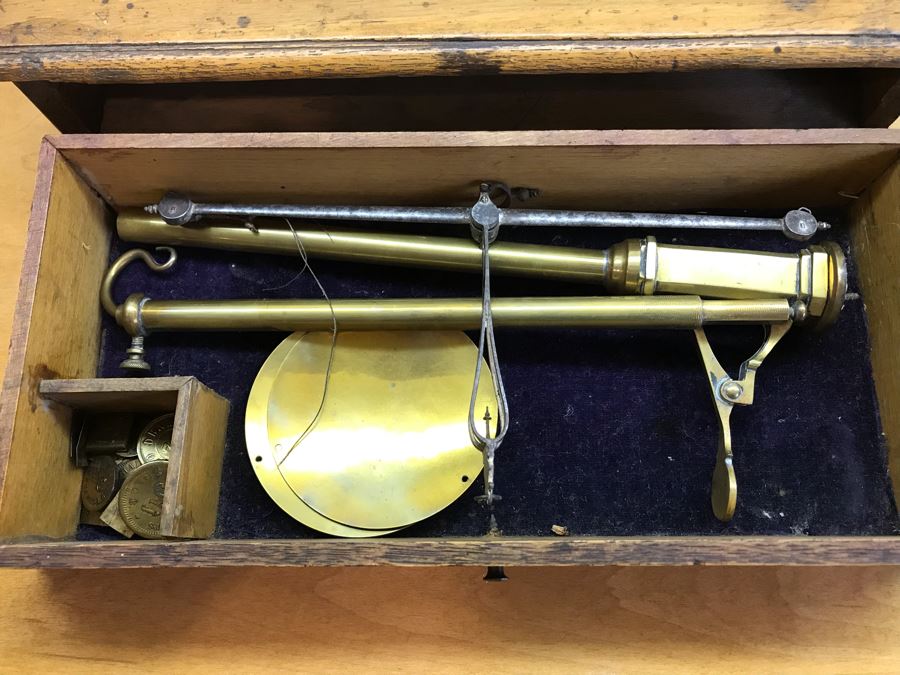Antique Apothecary Portable Brass And Wood Balance Scale With Weights And Storage Box - Needs Rewiring [Photo 28]