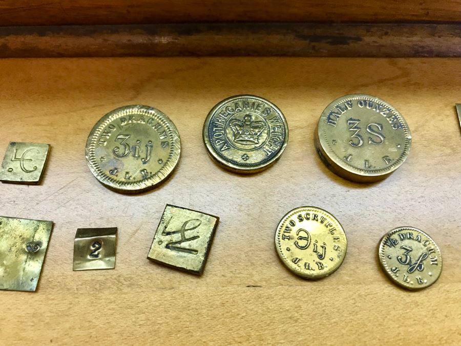 Antique Apothecary Portable Brass And Wood Balance Scale With Weights And Storage Box - Needs Rewiring [Photo 6]