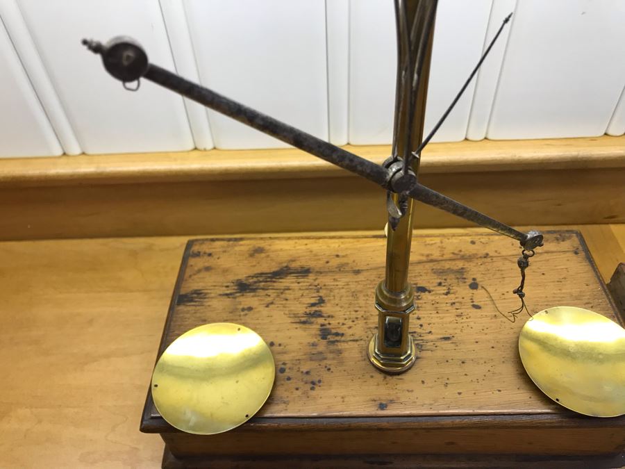 Antique Apothecary Portable Brass And Wood Balance Scale With Weights And Storage Box - Needs Rewiring [Photo 17]