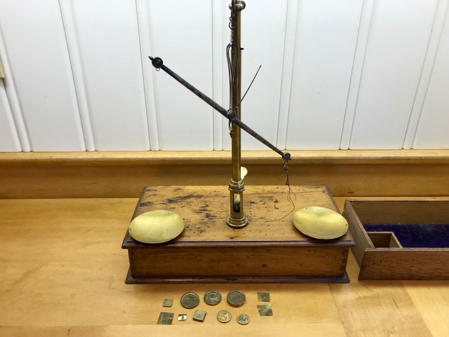 Antique Apothecary Portable Brass And Wood Balance Scale With Weights And Storage Box - Needs Rewiring [Photo 4]