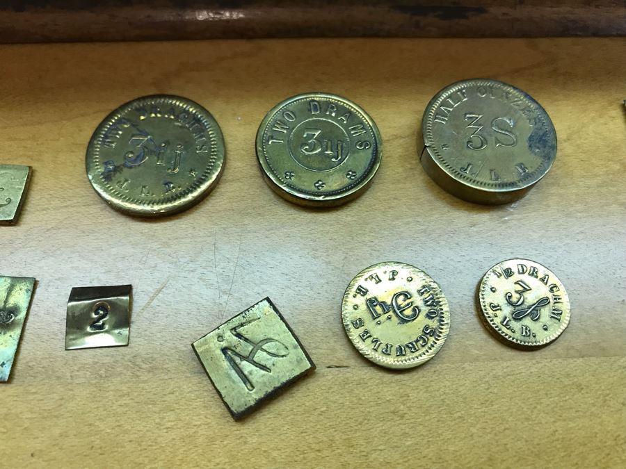 Antique Apothecary Portable Brass And Wood Balance Scale With Weights And Storage Box - Needs Rewiring [Photo 12]