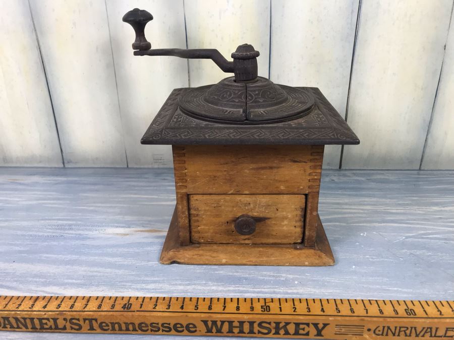 Antique Coffee Pepper Grinder Hand Crank Cast Iron And Wood