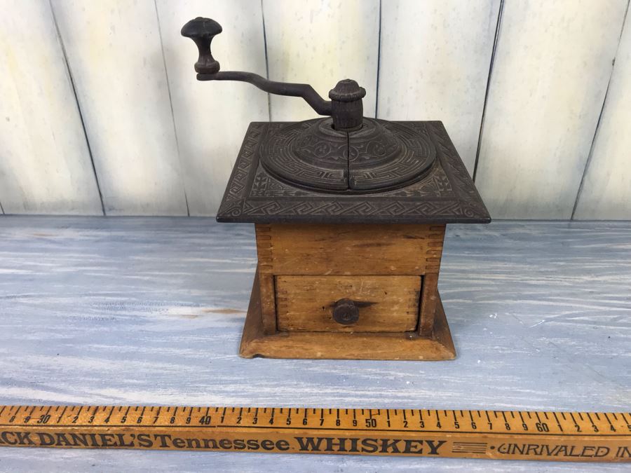 Antique Coffee Pepper Grinder Hand Crank Cast Iron And Wood