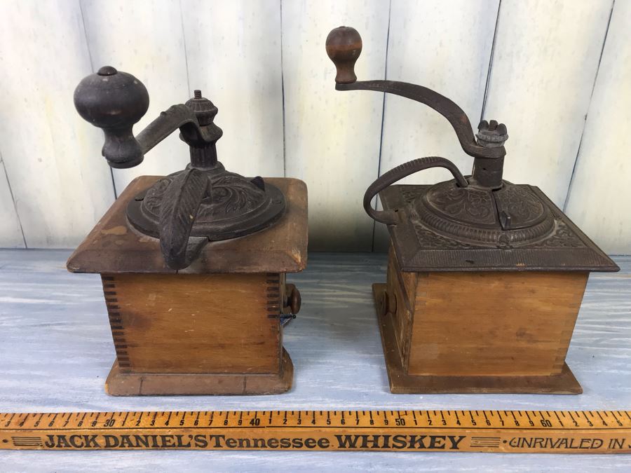 Pair Of Antique Coffee Pepper Grinders Hand Crank Cast Iron And Wood Colonial Coffee Mill No 1707 One With Faux Mouse [Photo 11]