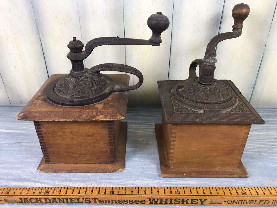 Pair Of Antique Coffee Pepper Grinders Hand Crank Cast Iron And Wood Colonial Coffee Mill No 1707 One With Faux Mouse [Photo 12]