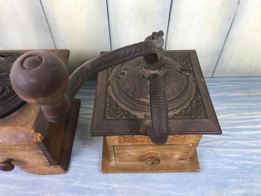 Pair Of Antique Coffee Pepper Grinders Hand Crank Cast Iron And Wood  Colonial Coffee Mill No 1707 One With Faux Mouse