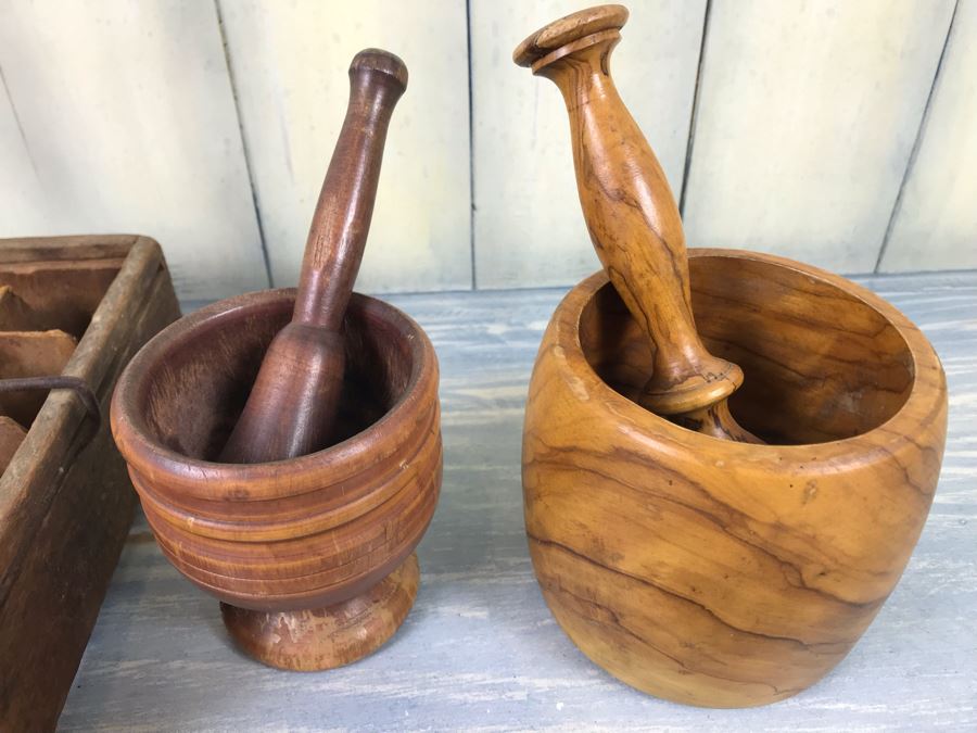 Pair Of Turned Wooden Mortars & Pestles And Antique Wooden Star Egg Carrier Tray [Photo 7]