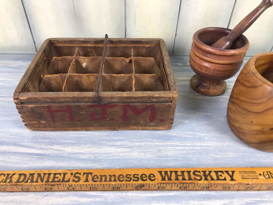 Pair Of Turned Wooden Mortars & Pestles And Antique Wooden Star Egg Carrier Tray [Photo 15]