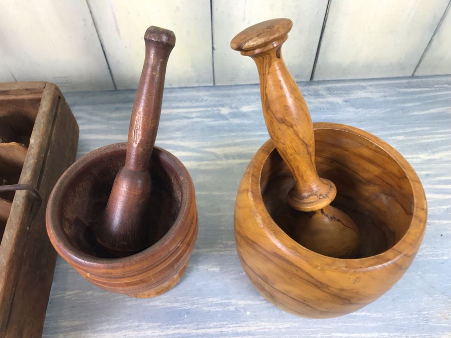 Pair Of Turned Wooden Mortars & Pestles And Antique Wooden Star Egg Carrier Tray [Photo 8]