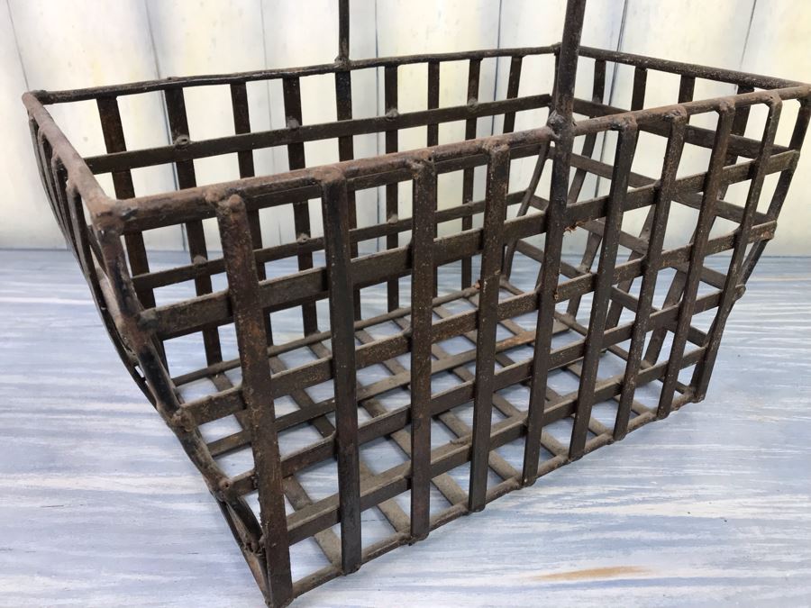 Heavy Cast Iron Welded Wire Basket [Photo 5]