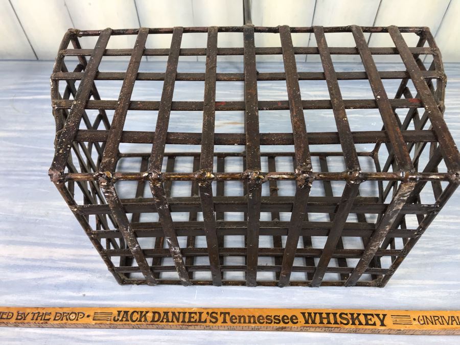 Heavy Cast Iron Welded Wire Basket [Photo 8]