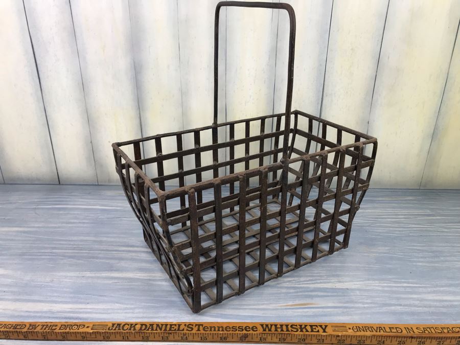 Heavy Cast Iron Welded Wire Basket [Photo 2]