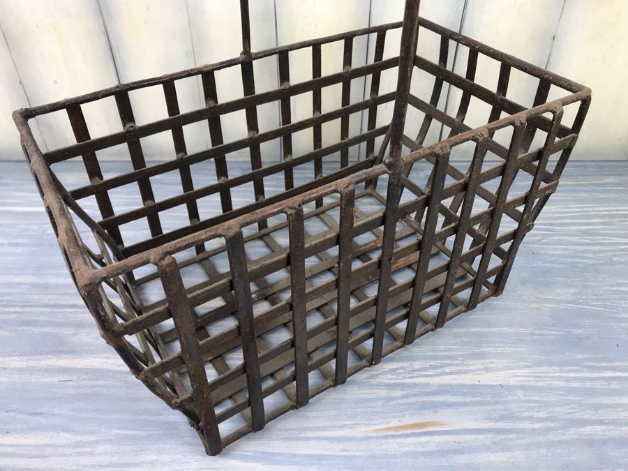 Heavy Cast Iron Welded Wire Basket [Photo 4]