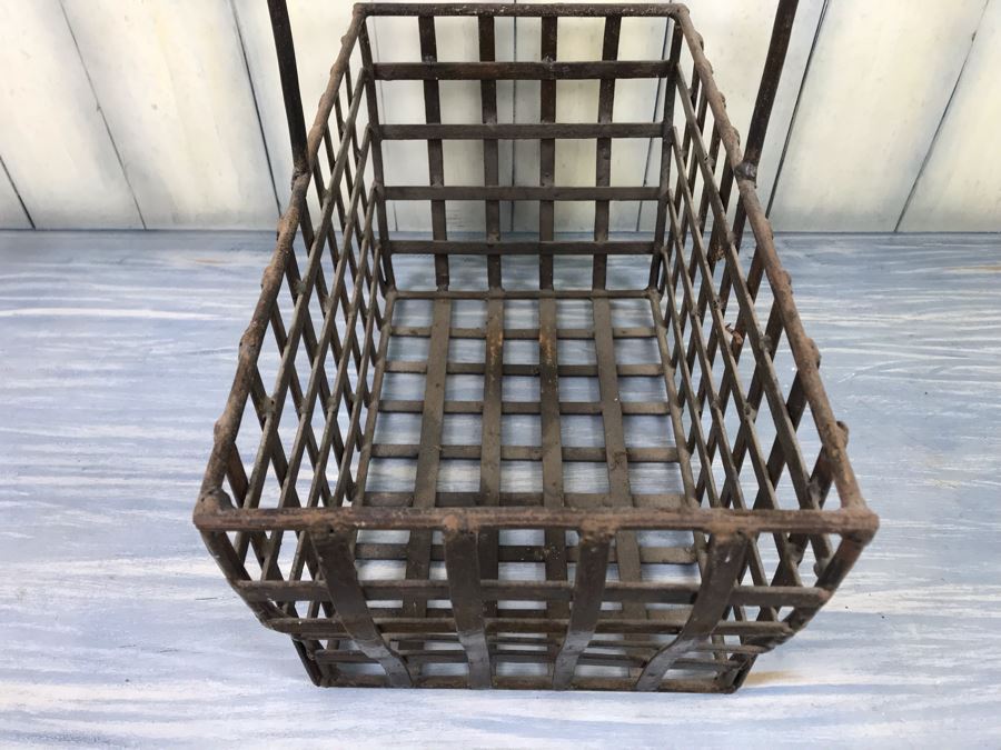 Heavy Cast Iron Welded Wire Basket [Photo 7]