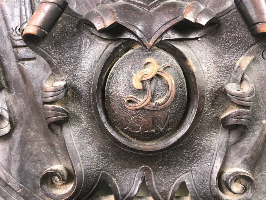 Antique French Intricately Carved Wooden Wall Pipe Stand With (4) Hand Painted French Pipes [Photo 4]