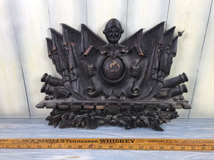 Antique French Intricately Carved Wooden Wall Pipe Stand With (4) Hand Painted French Pipes [Photo 22]