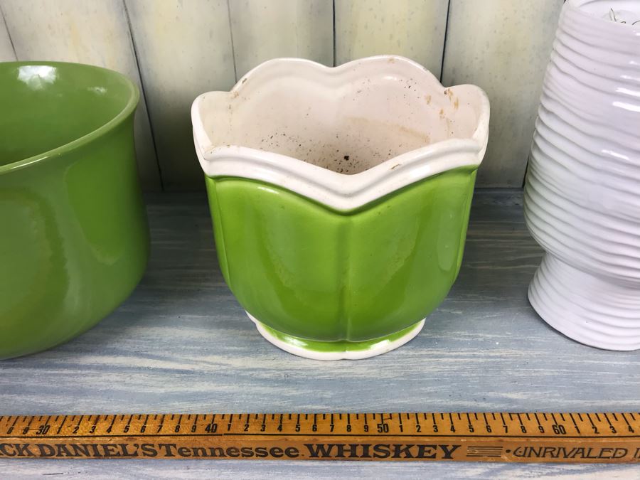 Set Of (3) Flower Pots - Pot In Middle Is Signed Calif Pottery [Photo 4]