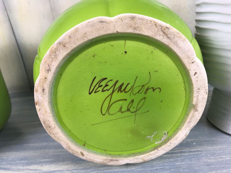 Set Of (3) Flower Pots - Pot In Middle Is Signed Calif Pottery [Photo 6]