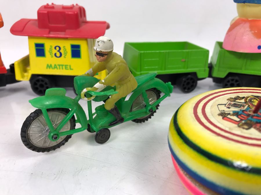 Vintage 1980 Mattel First Wheels Train Toy, Wooden Las Vegas Advertising Yo-Yo, Plastic Motorcyle And Duck [Photo 4]
