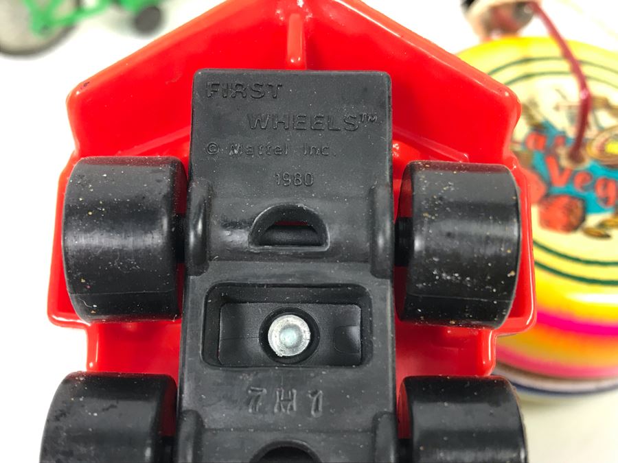 Vintage 1980 Mattel First Wheels Train Toy, Wooden Las Vegas Advertising Yo-Yo, Plastic Motorcyle And Duck [Photo 10]