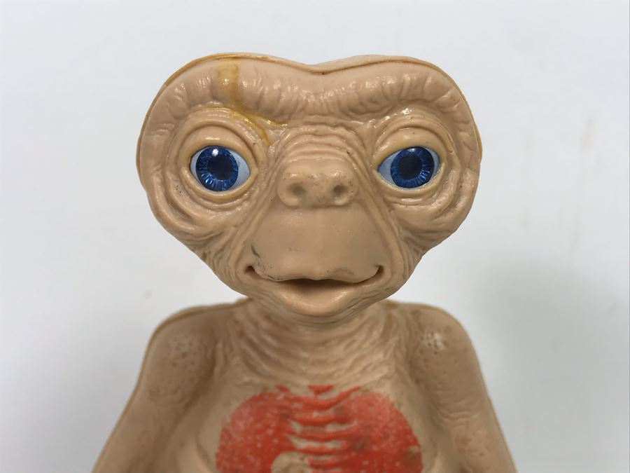 Vintage 1982 E.T. Movie Universal Studios E.T. Plastic Talking Pull String Toy Figurine And E.T. Button [Photo 4]