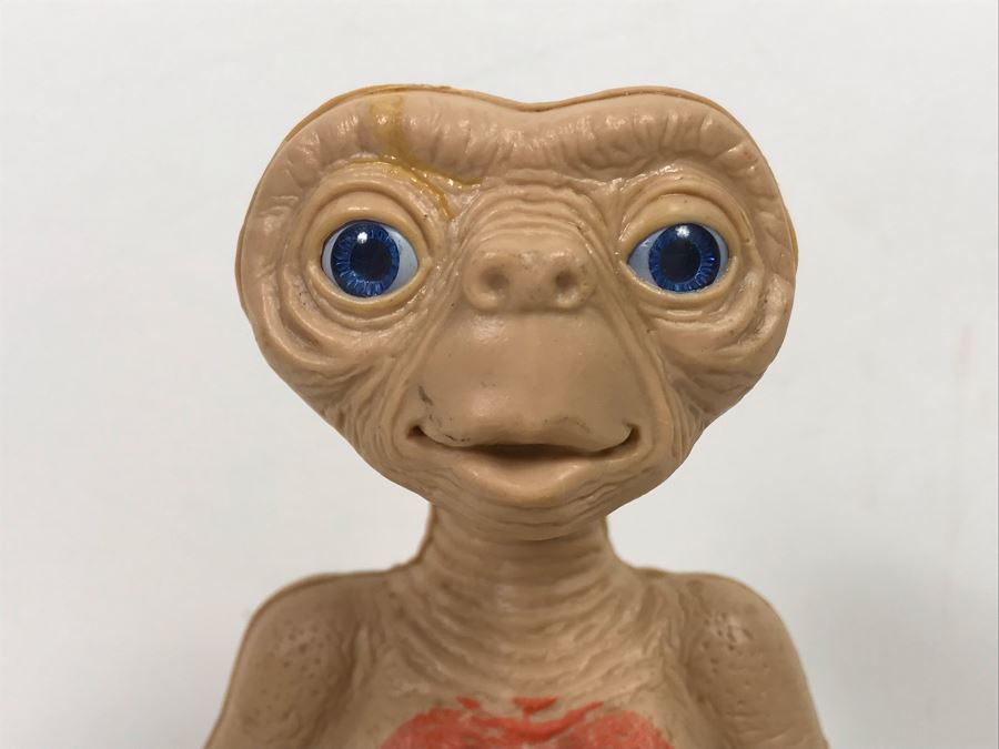 Vintage 1982 E.T. Movie Universal Studios E.T. Plastic Talking Pull String Toy Figurine And E.T. Button [Photo 5]