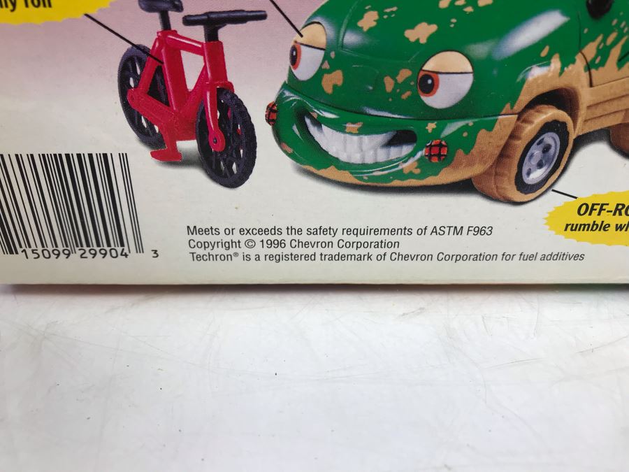 Chevron Cars Freddy 4-Wheeler In Box And Old-Fashioned Warner Bros Tin Truck [Photo 10]