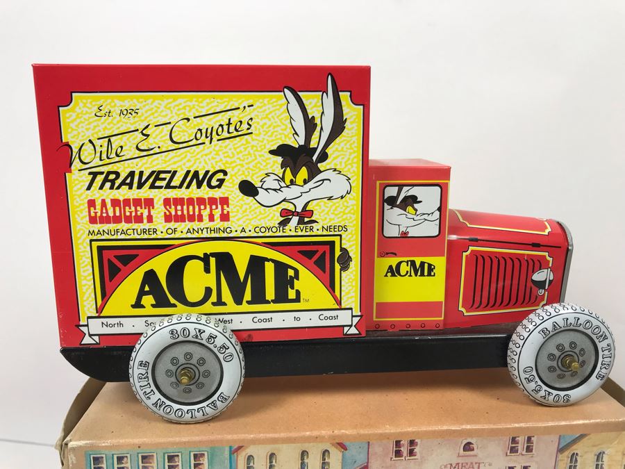 Chevron Cars Freddy 4-Wheeler In Box And Old-Fashioned Warner Bros Tin Truck [Photo 2]