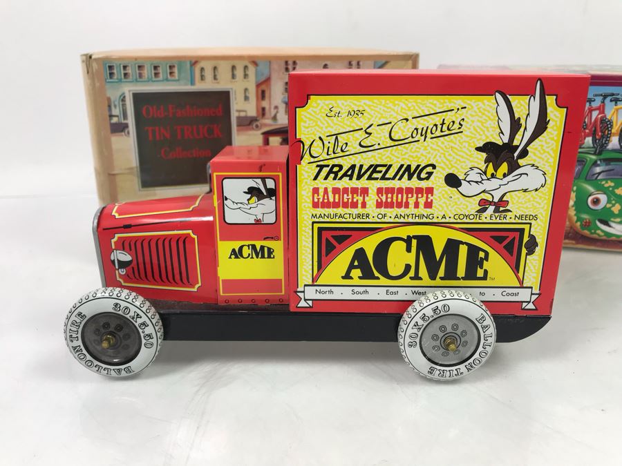 Chevron Cars Freddy 4-Wheeler In Box And Old-Fashioned Warner Bros Tin Truck [Photo 4]
