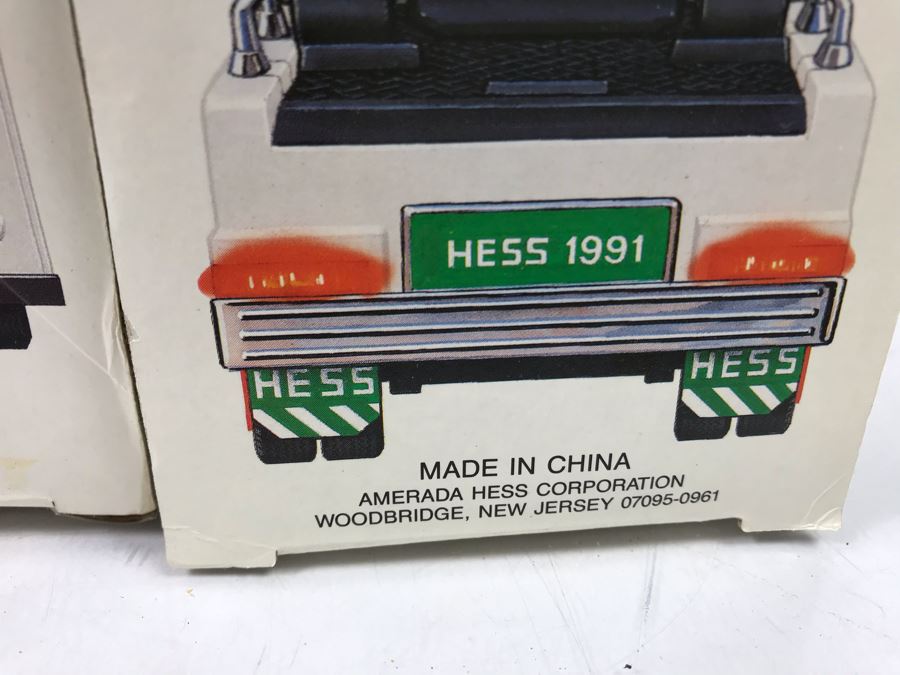 (4) Collectible HESS Toy Trucks In Boxes [Photo 13]