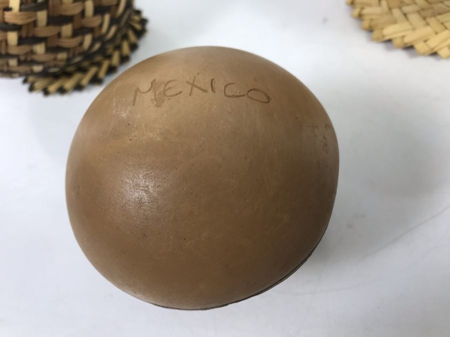 Mexican Pottery And Pair Of Small Woven Footed Baskets [Photo 5]