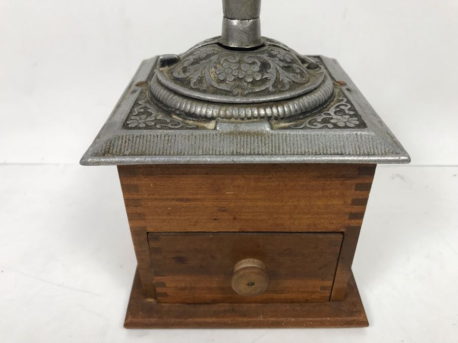 Vintage Metal And Wood Hand Crank Grinder [Photo 2]