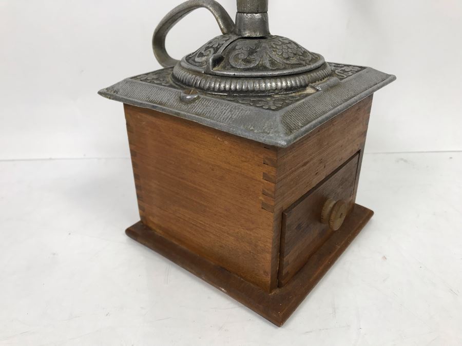 Vintage Metal And Wood Hand Crank Grinder [Photo 7]
