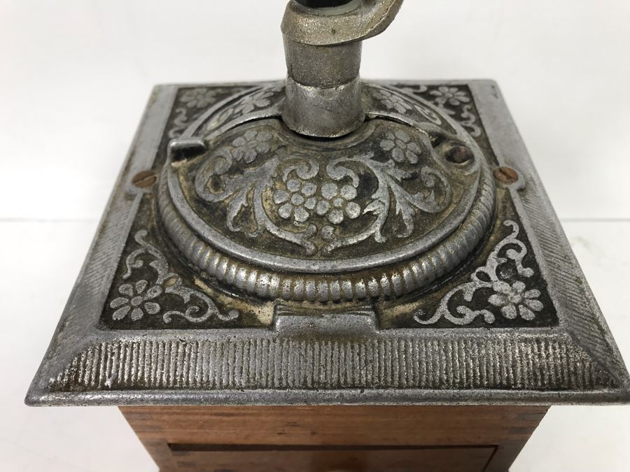 Vintage Metal And Wood Hand Crank Grinder [Photo 3]