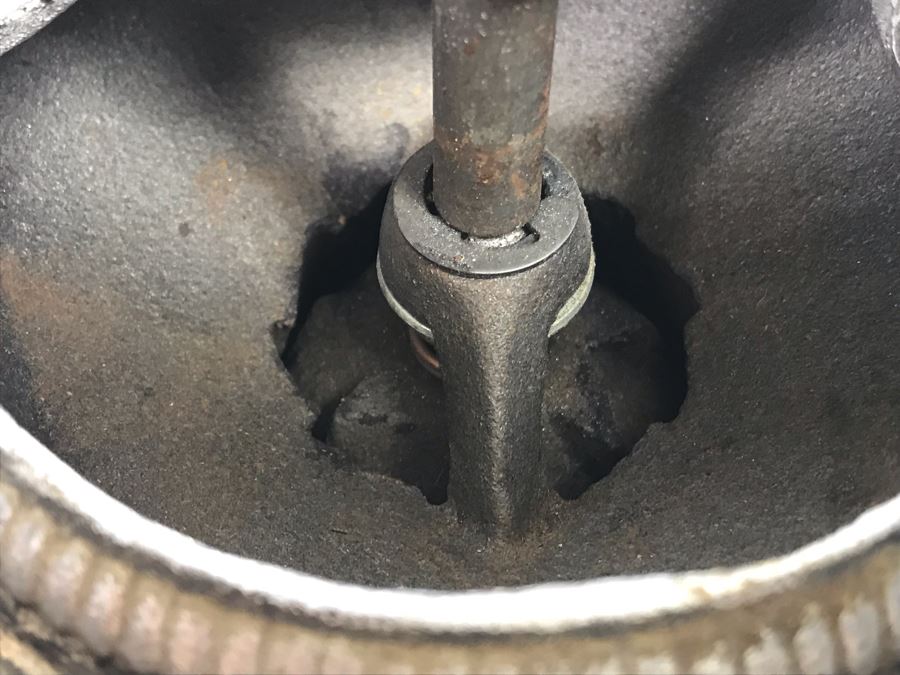 Vintage Metal And Wood Hand Crank Grinder [Photo 6]