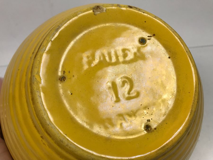 Pair Of Yellow And Pink Bauer Pottery Mixing Bowls 9'R And 6'R [Photo 2]