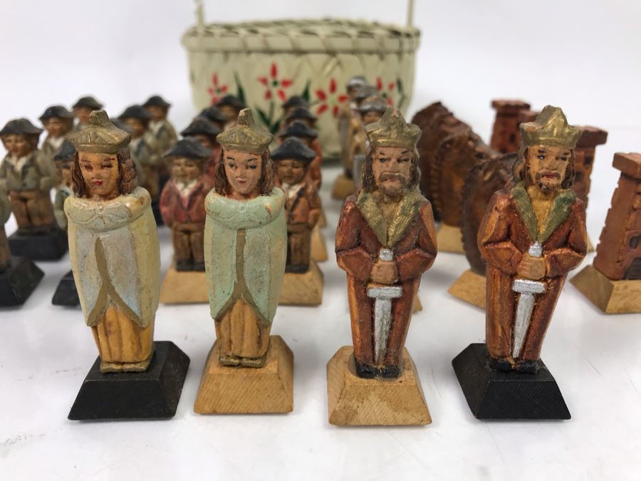 Vintage Italian Carved Wooden Hand Painted Chess Pieces With Vintage Basket (Complete) [Photo 2]