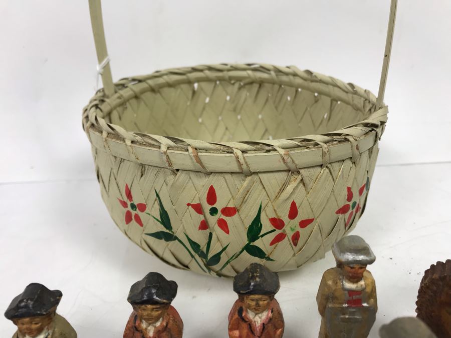 Vintage Italian Carved Wooden Hand Painted Chess Pieces With Vintage Basket (Complete) [Photo 6]