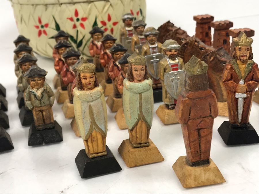 Vintage Italian Carved Wooden Hand Painted Chess Pieces With Vintage Basket (Complete) [Photo 11]
