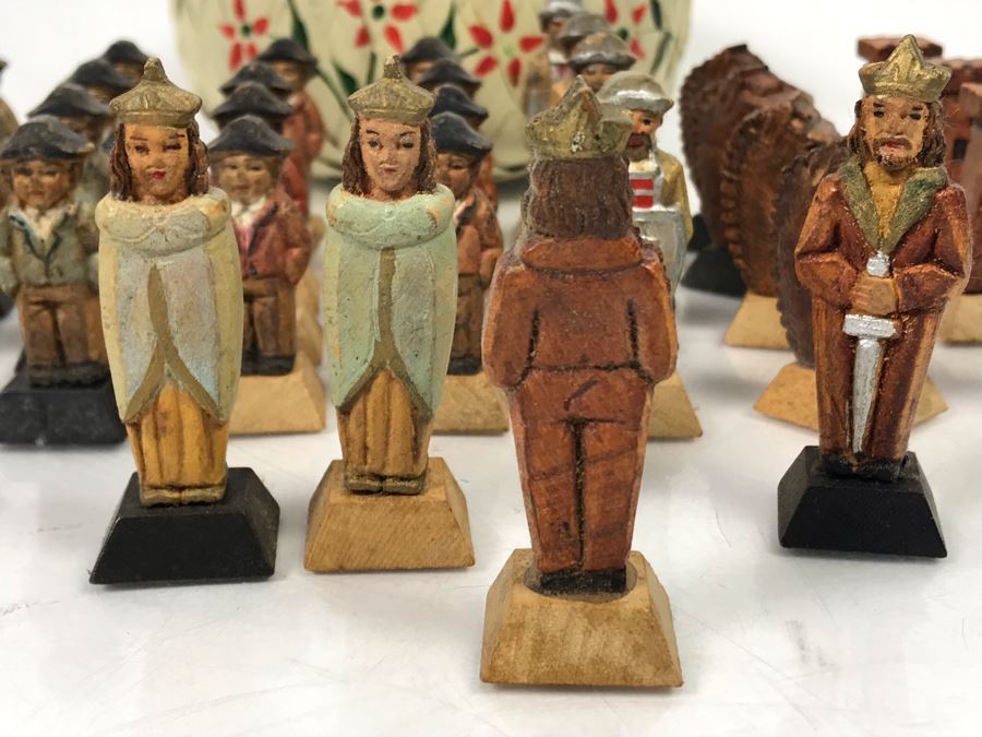 Vintage Italian Carved Wooden Hand Painted Chess Pieces With Vintage Basket (Complete) [Photo 9]