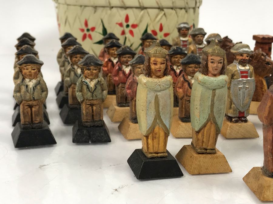 Vintage Italian Carved Wooden Hand Painted Chess Pieces With Vintage Basket (Complete) [Photo 10]
