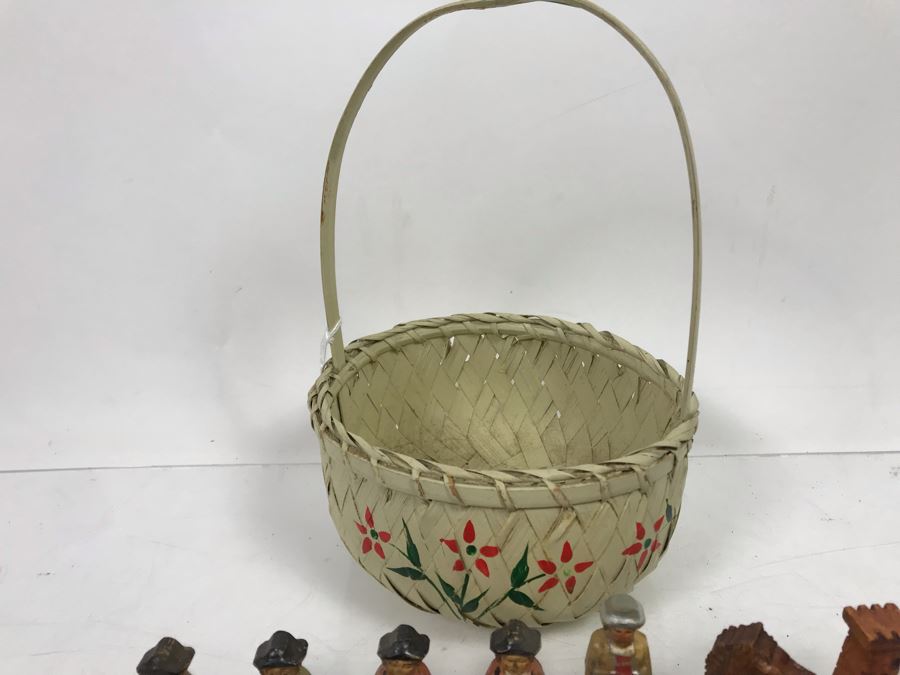 Vintage Italian Carved Wooden Hand Painted Chess Pieces With Vintage Basket (Complete) [Photo 5]