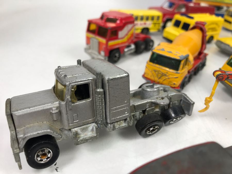 Various Cars Including Hot Wheels Redline Cars And Matchbox With Car Case [Photo 19]