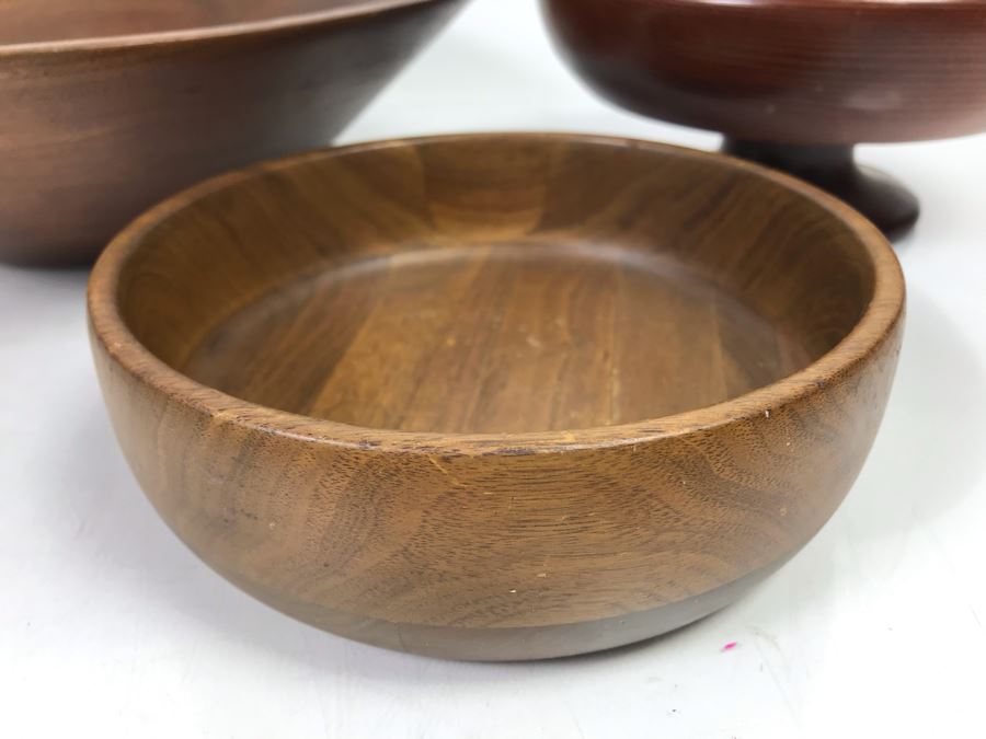 (2) Walnut Wooden Salad Bowls And California Redwood Footed Bowl [Photo 5]